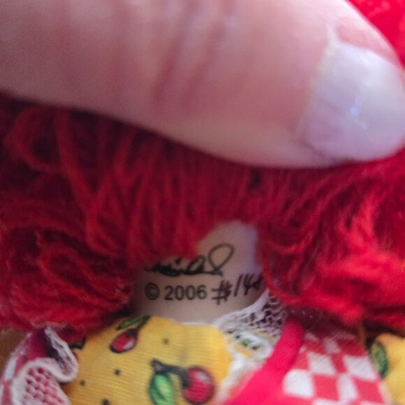 Marie Osmond Porcelain Doll Cherry Rag-a-Muffin 8 inches 2006 #1481 - Picture 5 of 5